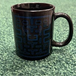 Pac-Man Heat Sensitive Color Changing Ceramic Coffee Mug by Paladone 10 oz